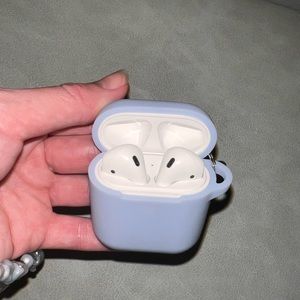 APPLE AIRPODS 2ND GEN W/ CASE